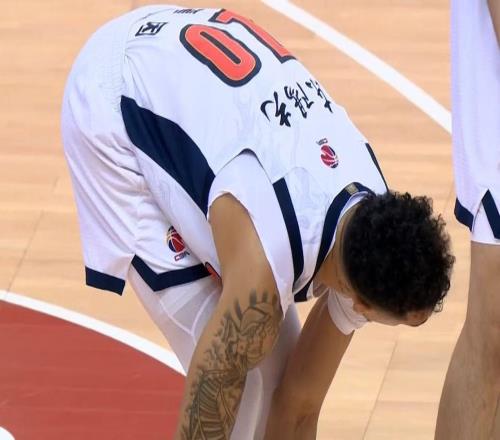 完爆奎因+碾压萨姆纳！麦考尔打成广东第一大腿，杜锋捡到宝了！