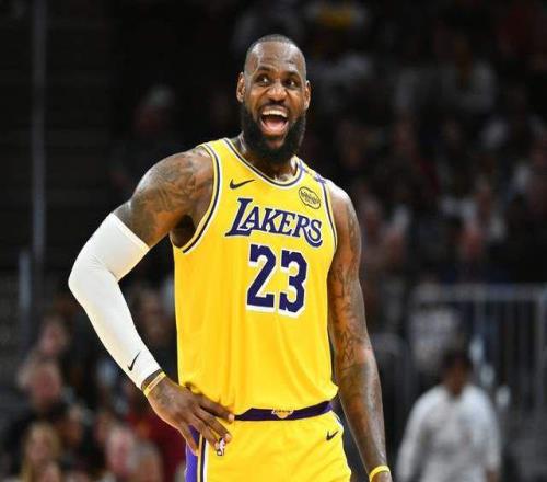 詹姆斯留或走字母哥+东契奇，湖人正在豪赌未来