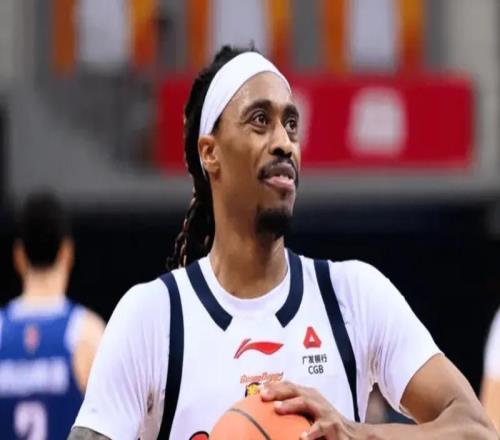 广东110105青岛2喜2忧！麦考尔王洪泽生涯之夜，本土主力球权低