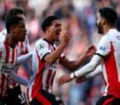 阿恩斯洛特老东家00闷平，PSV提前5轮躺赢第27冠