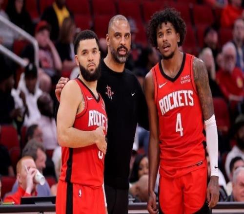 7人得分上双，火箭队大逆转！战术转型成功乌度卡梦回上赛季