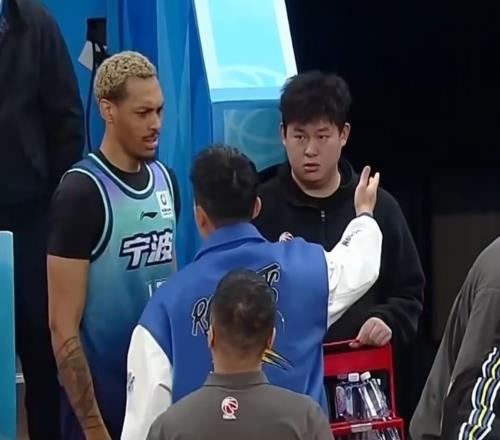 CBA罕见!前广东队外援与队友发生争吵,被直接辞退