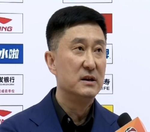 杜锋：青岛队在刘维伟带领下打得很好，赢球可能是我们更幸运