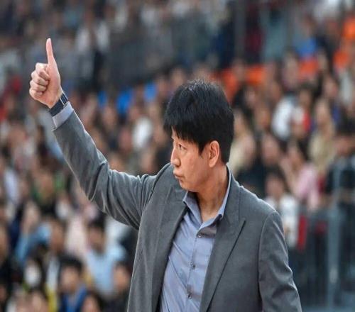 邱彪换人惹争议别闹了，隔行如隔山！