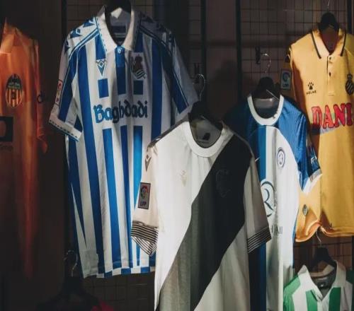 西甲整活复古周末，皇马巴萨直接掀桌